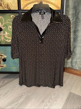 Jones New York Black Geometric Short-Sleeve Polo with Faux Leather Collar